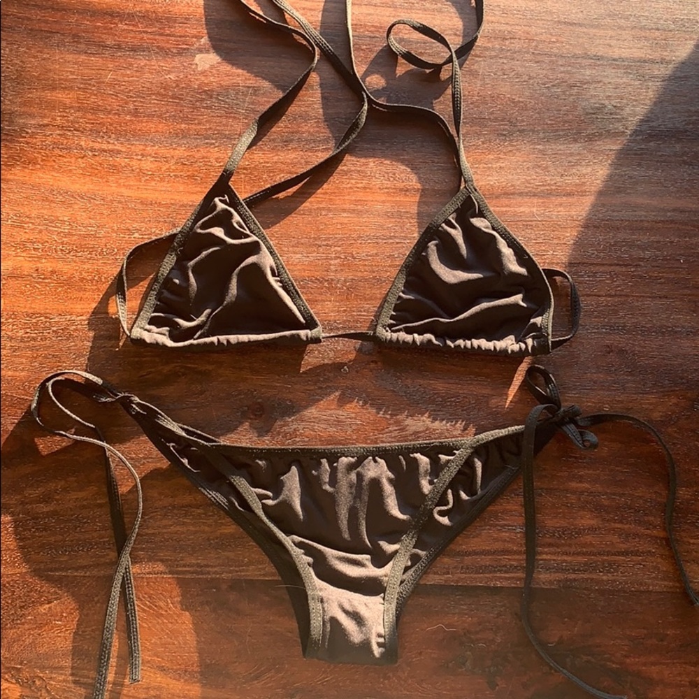 Black small scrunch butt bikini